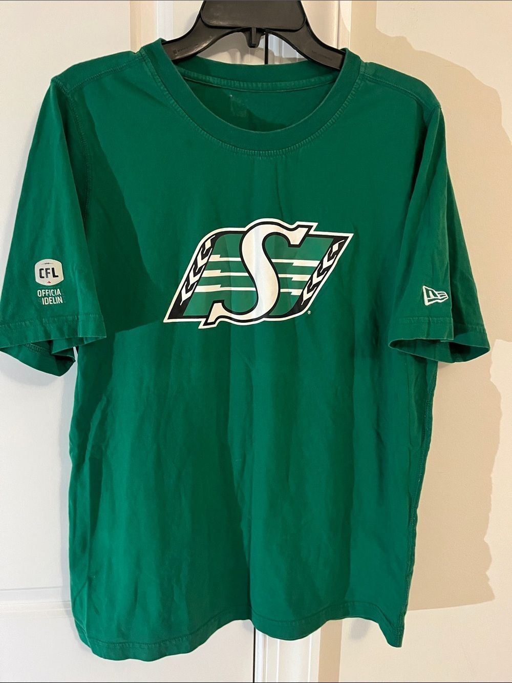Saskatchewan Roughriders Football green t-shirt size L CFL soft cotton Canada